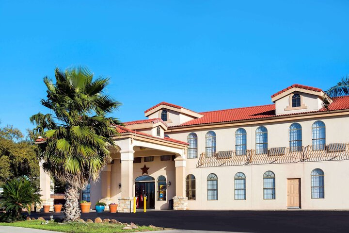 Hotel 2 of 25
