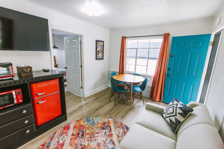 Room 32 of 42