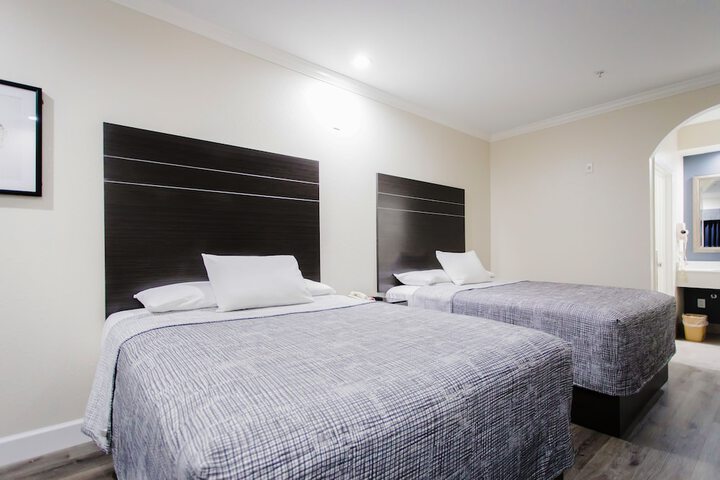 Room 20 of 53