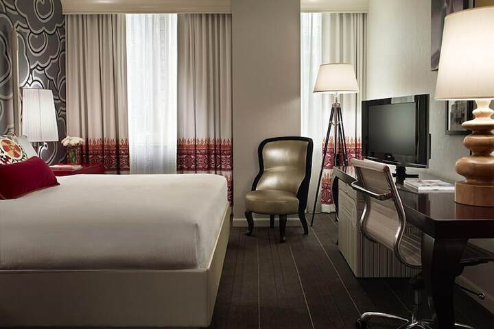 Room 16 of 60