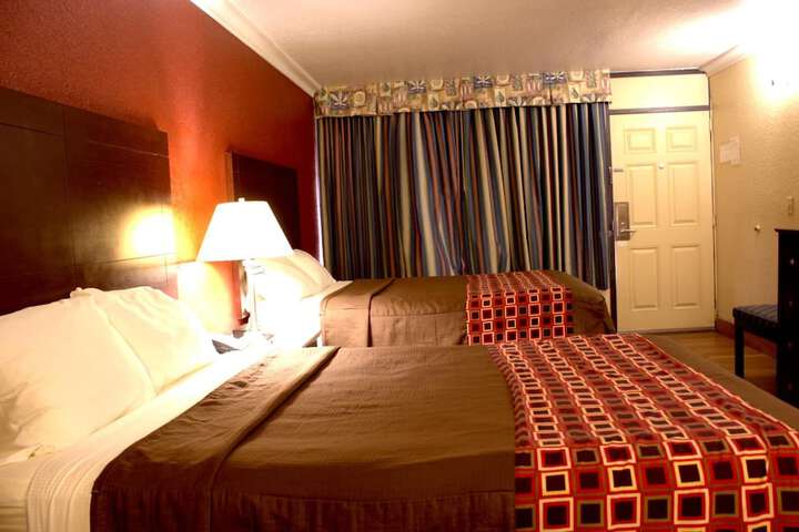 Room 13 of 20