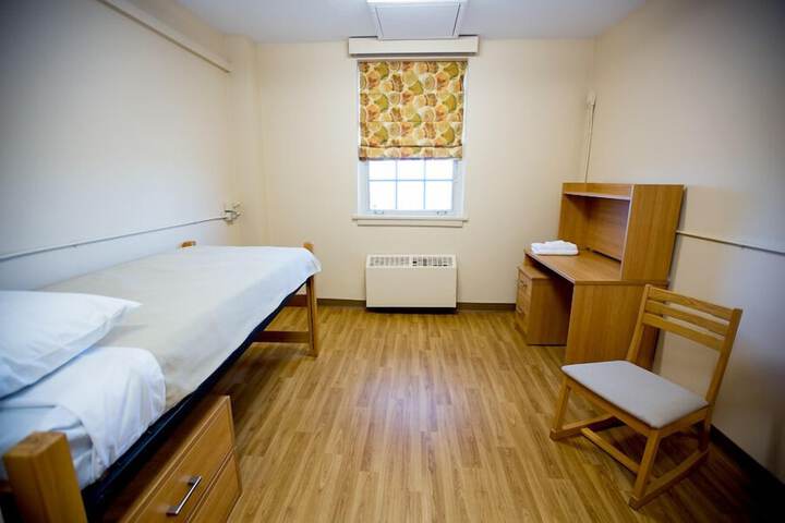 Room 18 of 38