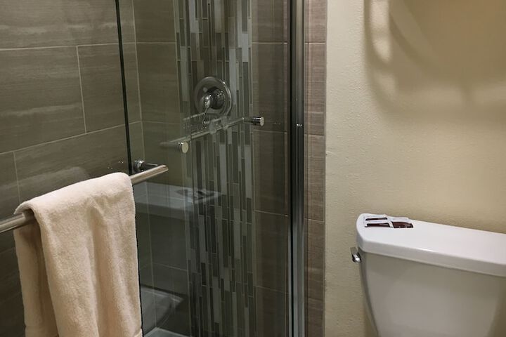 Room 10 of 12
