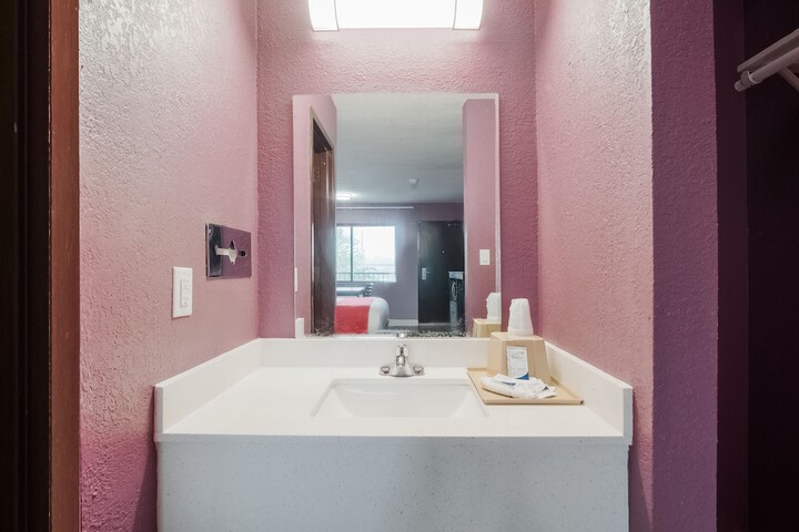 Room 16 of 39