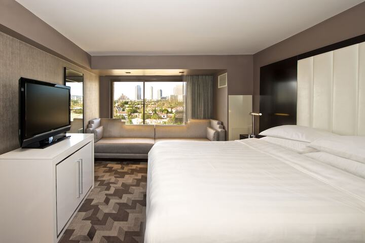 Room 47 of 108