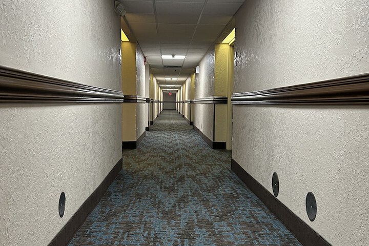 Ballroom/Hall 76 of 82