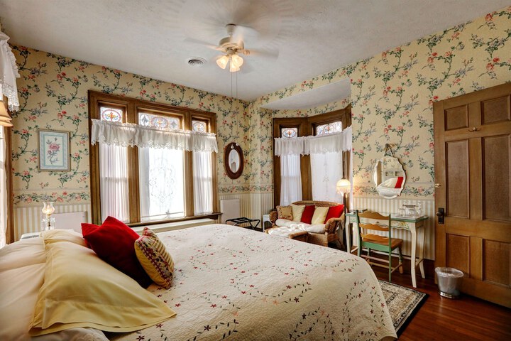 Room 41 of 46