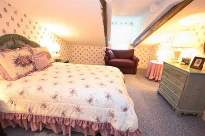 Room 43 of 66