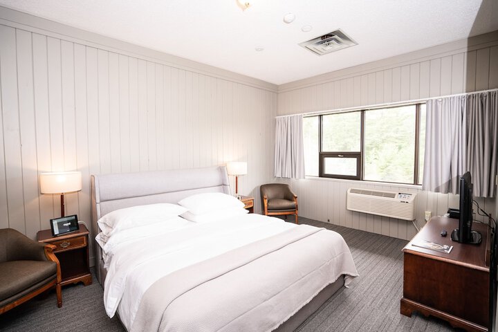 Room 44 of 125