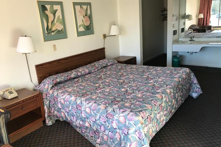Room 10 of 25