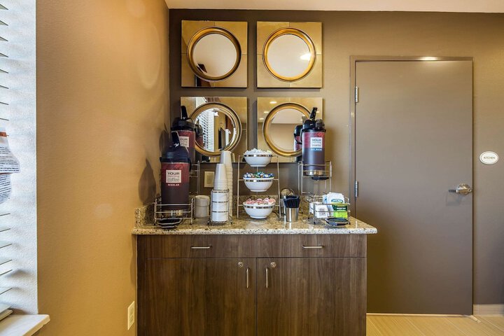 Breakfast/Coffee Service 17 of 23
