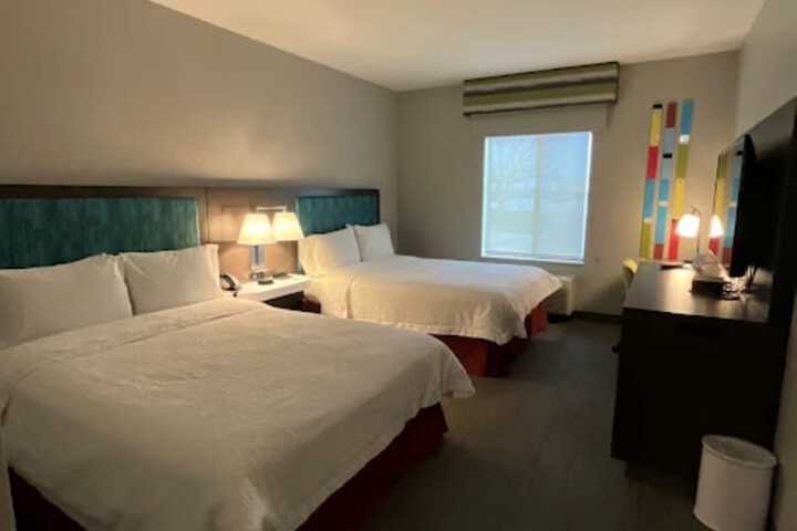 Room 28 of 60