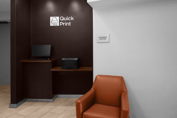 Business Center 47 of 51