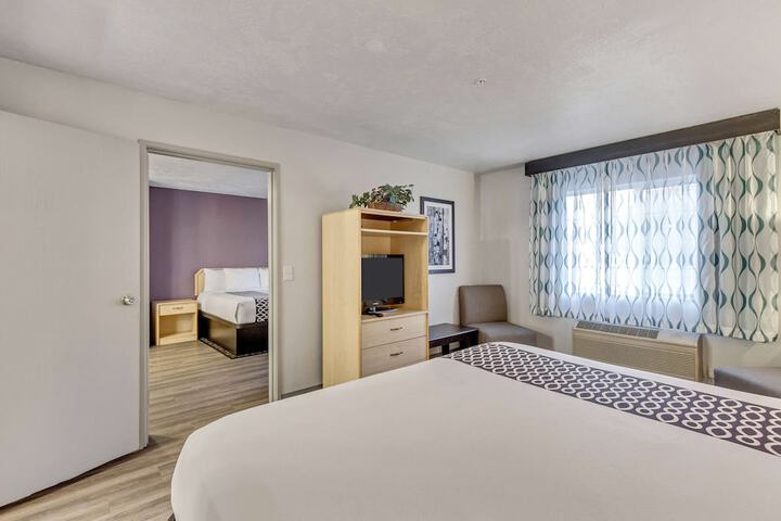 Room 27 of 41