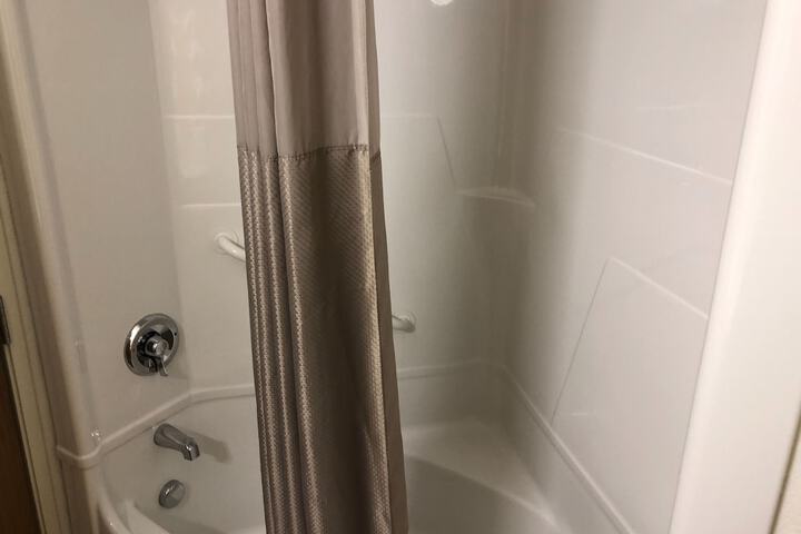 Room 10 of 11