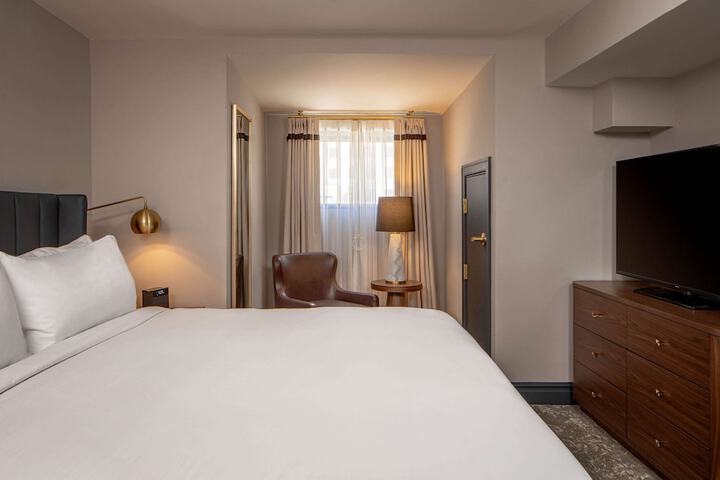 Room 36 of 72