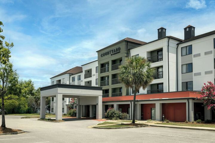Courtyard by Marriott North Charleston Airport / Coliseum