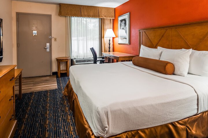 Room 13 of 23