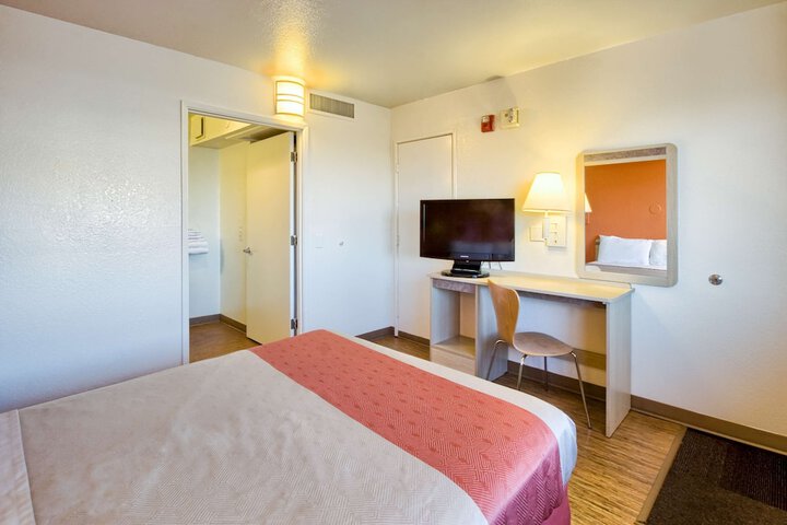 Room 29 of 42