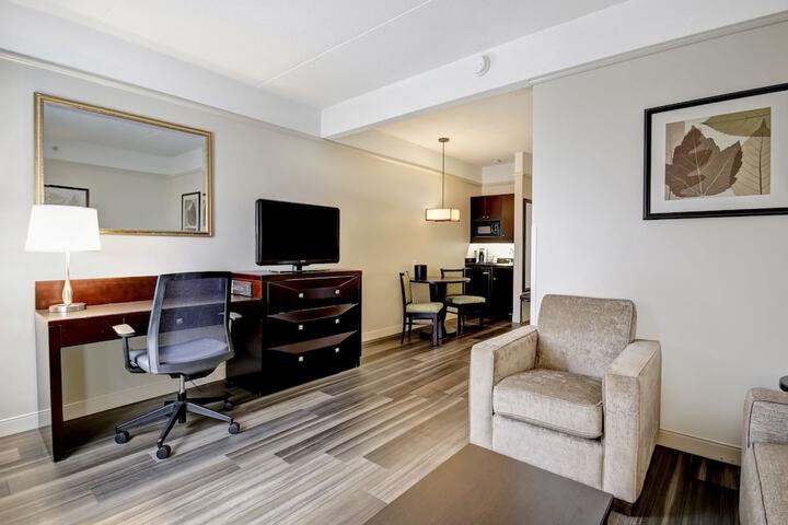 Room 34 of 60