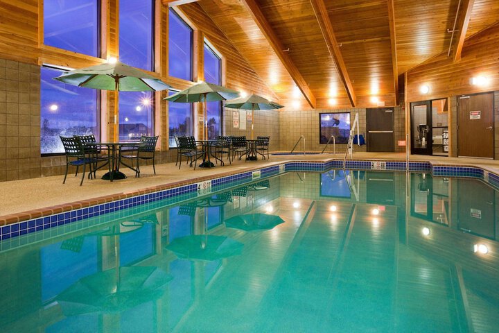 Pool 2 of 19