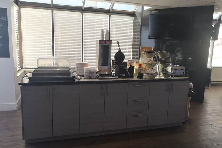 Breakfast/Coffee Service 89 of 108