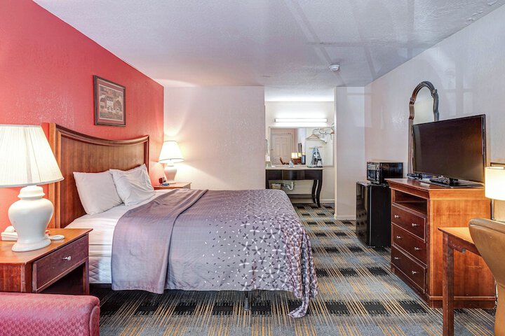 Room 30 of 40