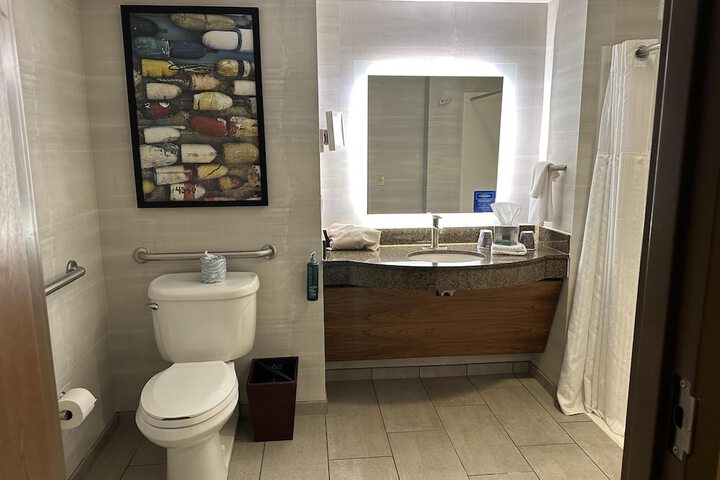 DoubleTree by Hilton Bay City - Riverfront