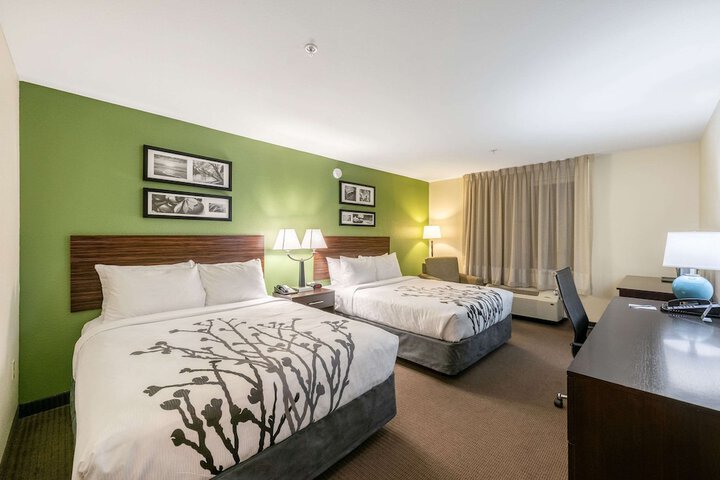 Room 17 of 37