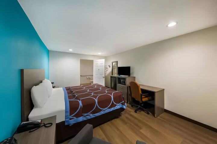 Room 15 of 29