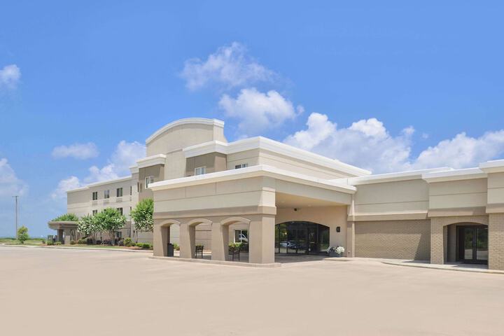 Hotel 3 of 72