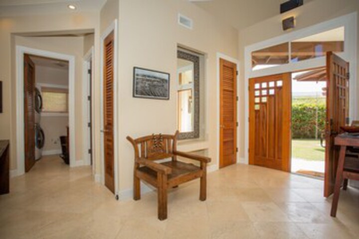 Pineapple Hale - Four Bedroom Home