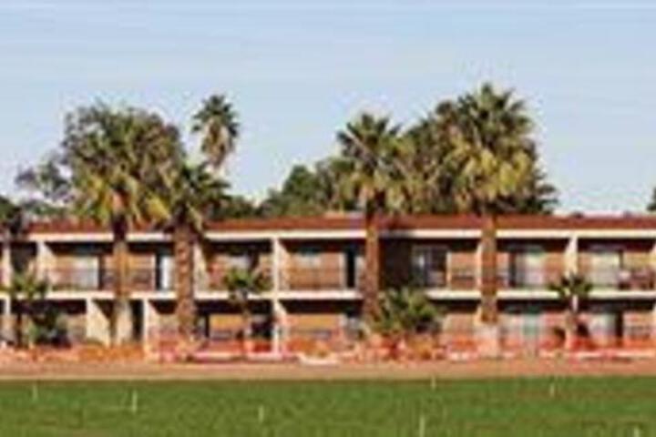 Ramada by Wyndham Holtville Golf Resort / El Centro