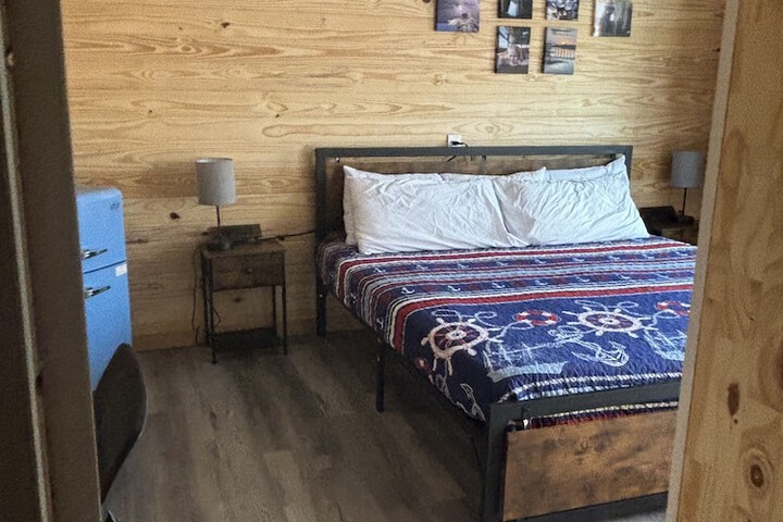 Room 28 of 68
