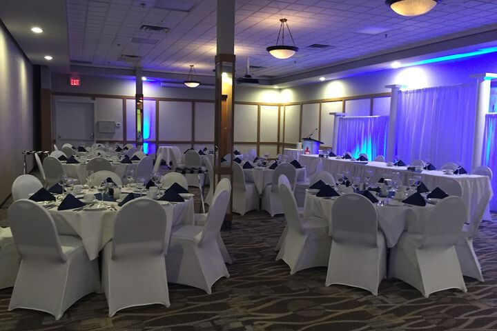 Ballroom/Hall 43 of 54