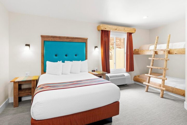 Bluff Dwellings Resort