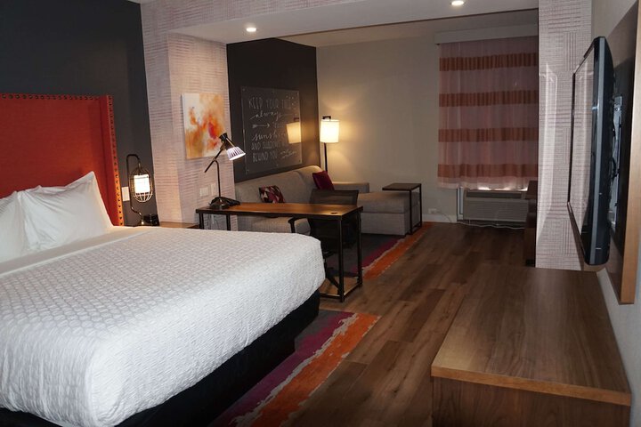 Room 32 of 55