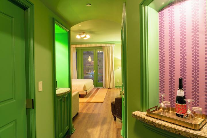 The Carlton Hotel Atascadero – Paso Robles, a Tribute Portfolio Hotel
