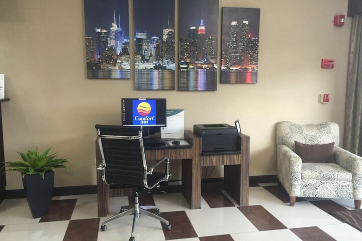 Business Center 64 of 69