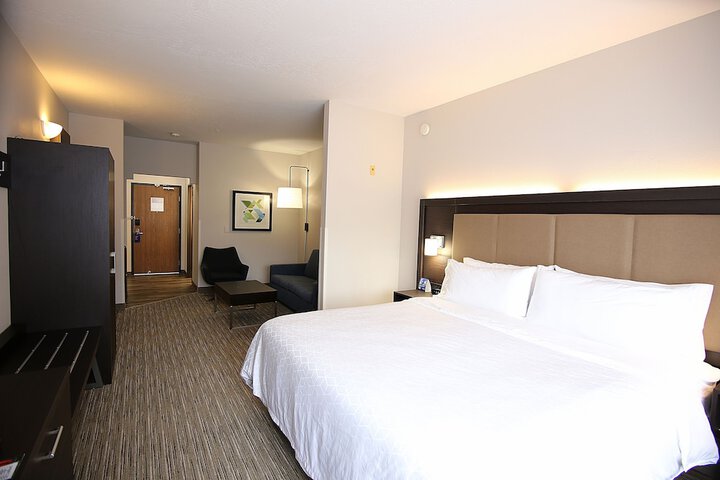 Room 44 of 69