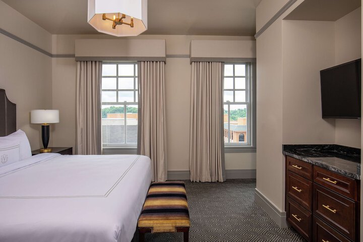 Room 41 of 68