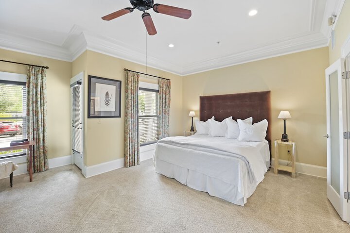 Room 32 of 44