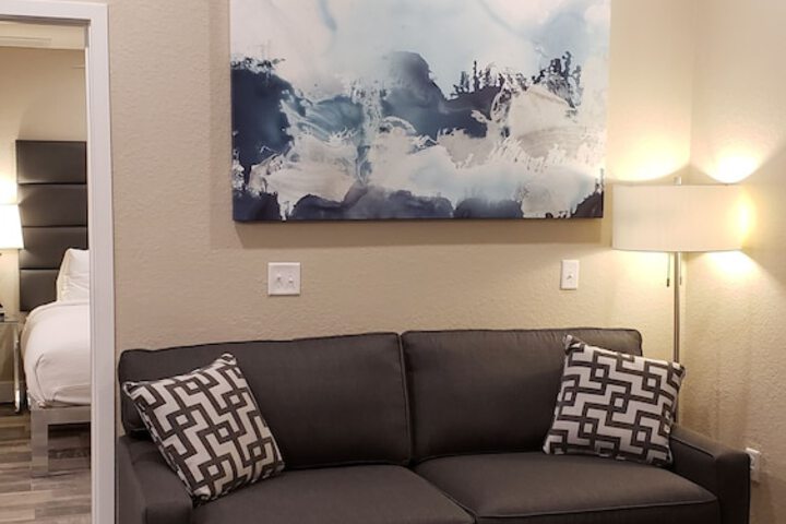 Room 21 of 32
