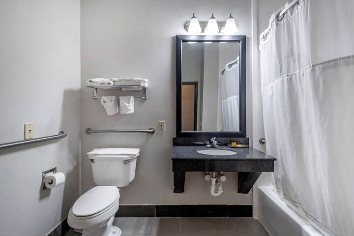Room 15 of 42