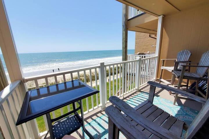 Gorgeous views Oceanfront, Pool,The Driftwood!