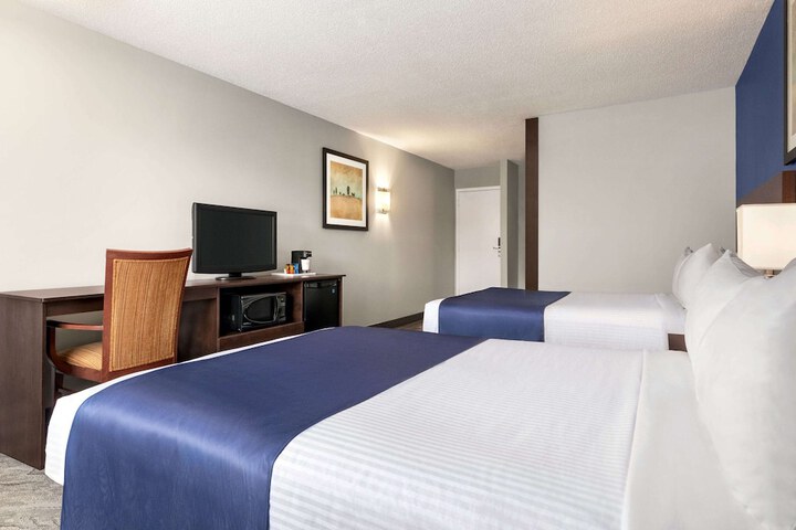 Room 11 of 30