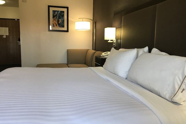 Room 11 of 43