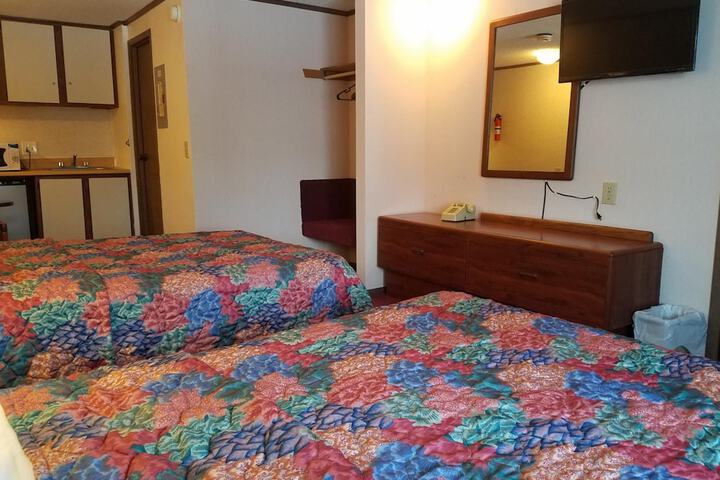 Room 6 of 25