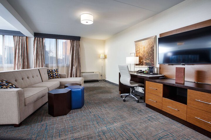 Room 34 of 63