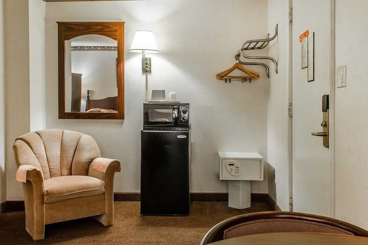 Room 12 of 22